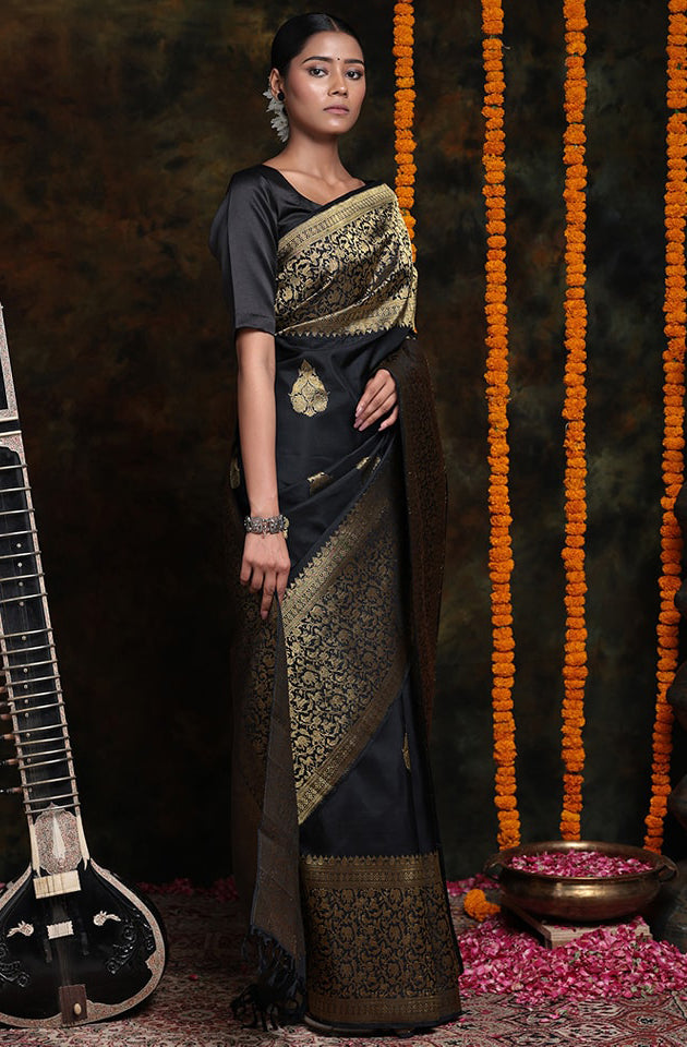 Susurrous Black Soft Silk Saree With Symmetrical Blouse Piece