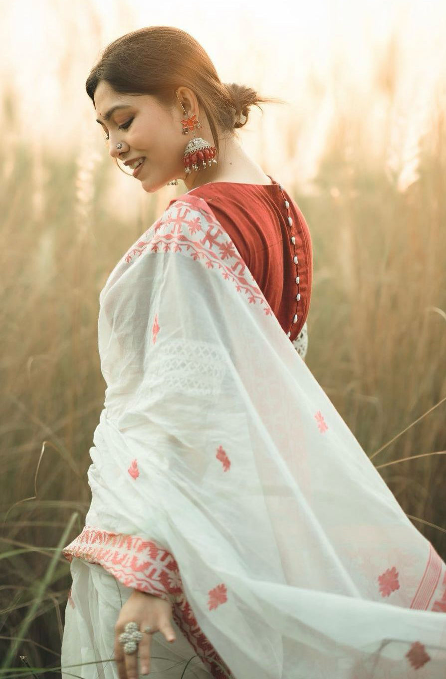 Amiable White Cotton Silk Saree With Artistic Blouse Piece