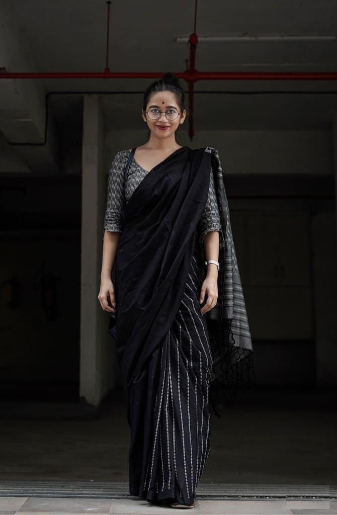 Moiety Black Soft Silk Saree With Traditional Blouse Piece