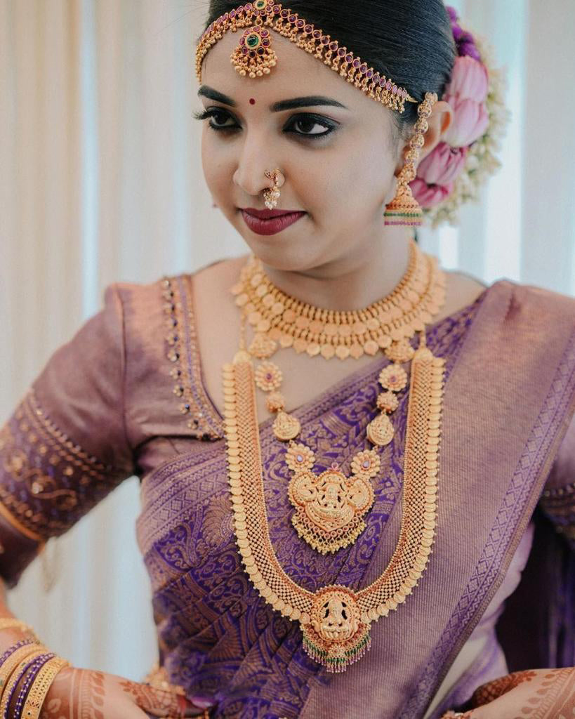 Jubilant Purple Soft Silk Saree With Beguiling Blouse Piece