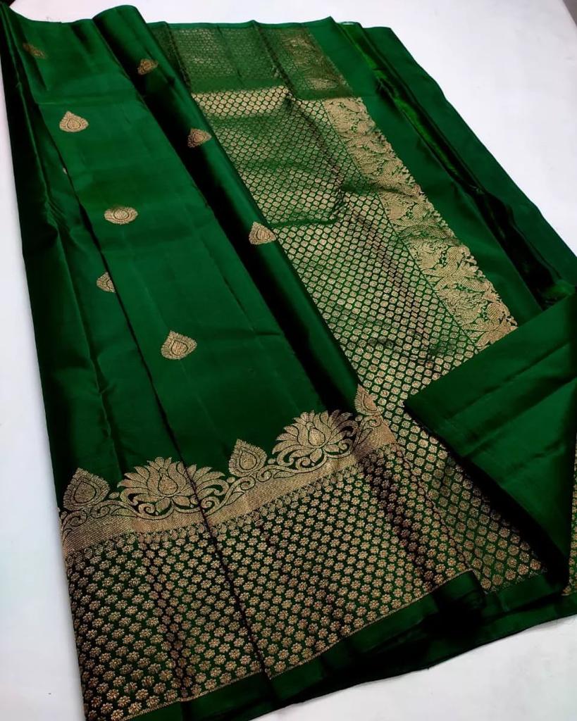 Divine Dark Green Soft Silk Saree With Evanescent Blouse Piece