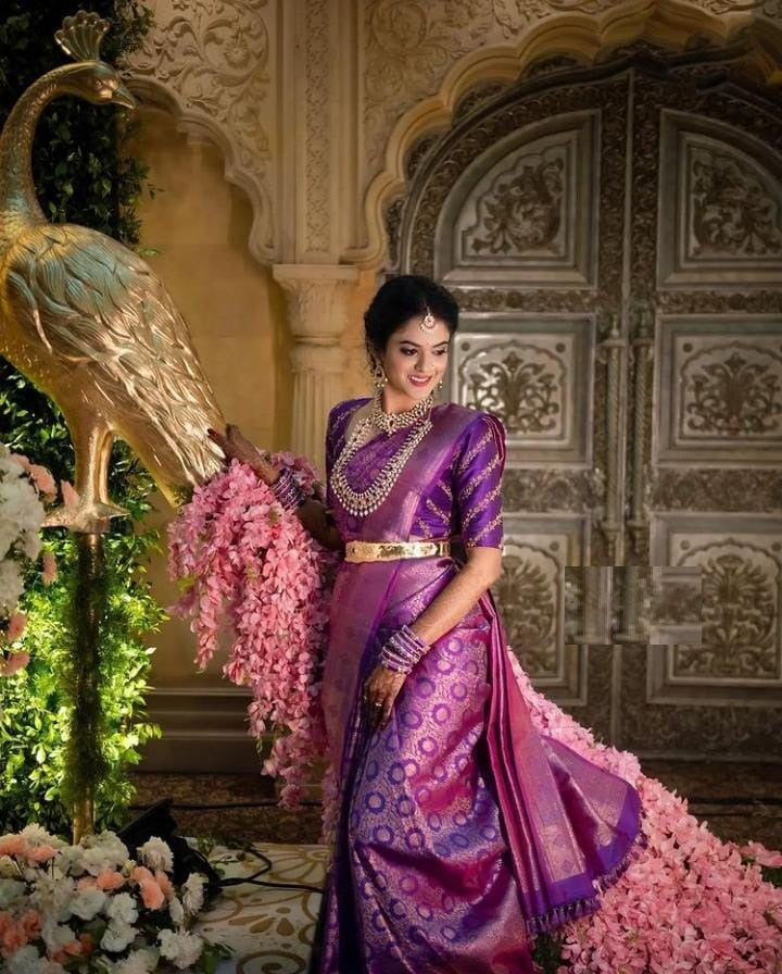 Exquisite Purple Soft Silk Saree With Entrancing Blouse Piece