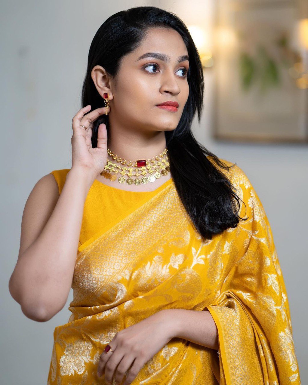 Twirling Yellow Soft Silk Saree With Twirling Blouse Piece