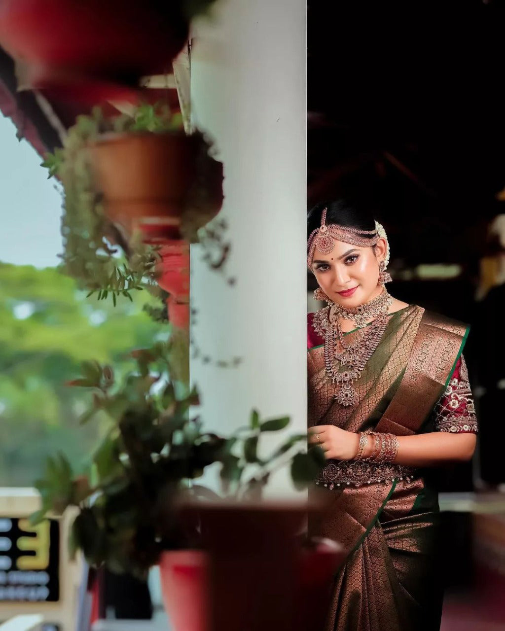 Flameboyant Dark Green Soft Silk Saree With Embrocation Blouse Piece