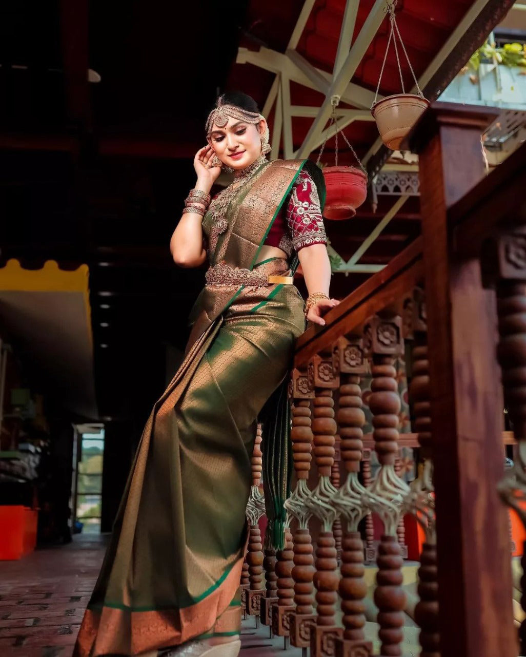 Flameboyant Dark Green Soft Silk Saree With Embrocation Blouse Piece