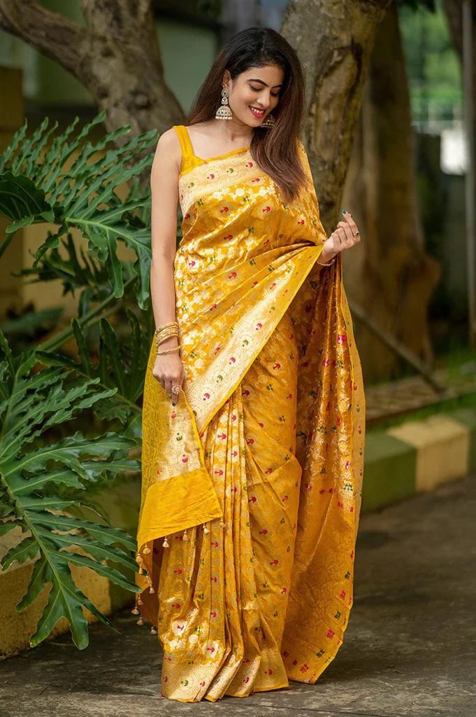 Sonorous Yellow Soft Silk Saree With Mesmeric Blouse Piece