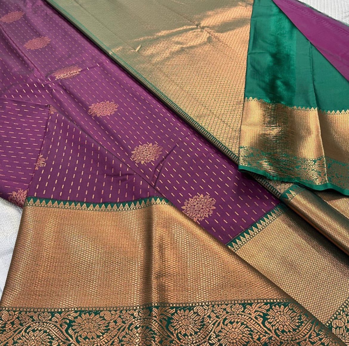 Effulgent Purple Soft Silk Saree With Groovy Blouse Piece