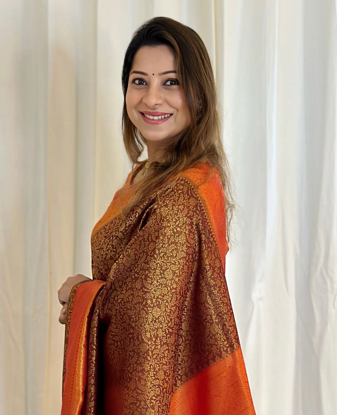 Snazzy Brown Soft Silk Saree With Adorable Blouse Piece