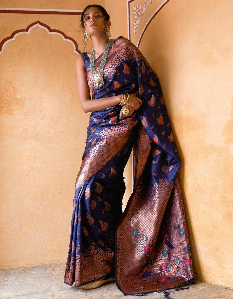 Excellent Navy Blue Soft Silk Saree With Conflate Blouse Piece