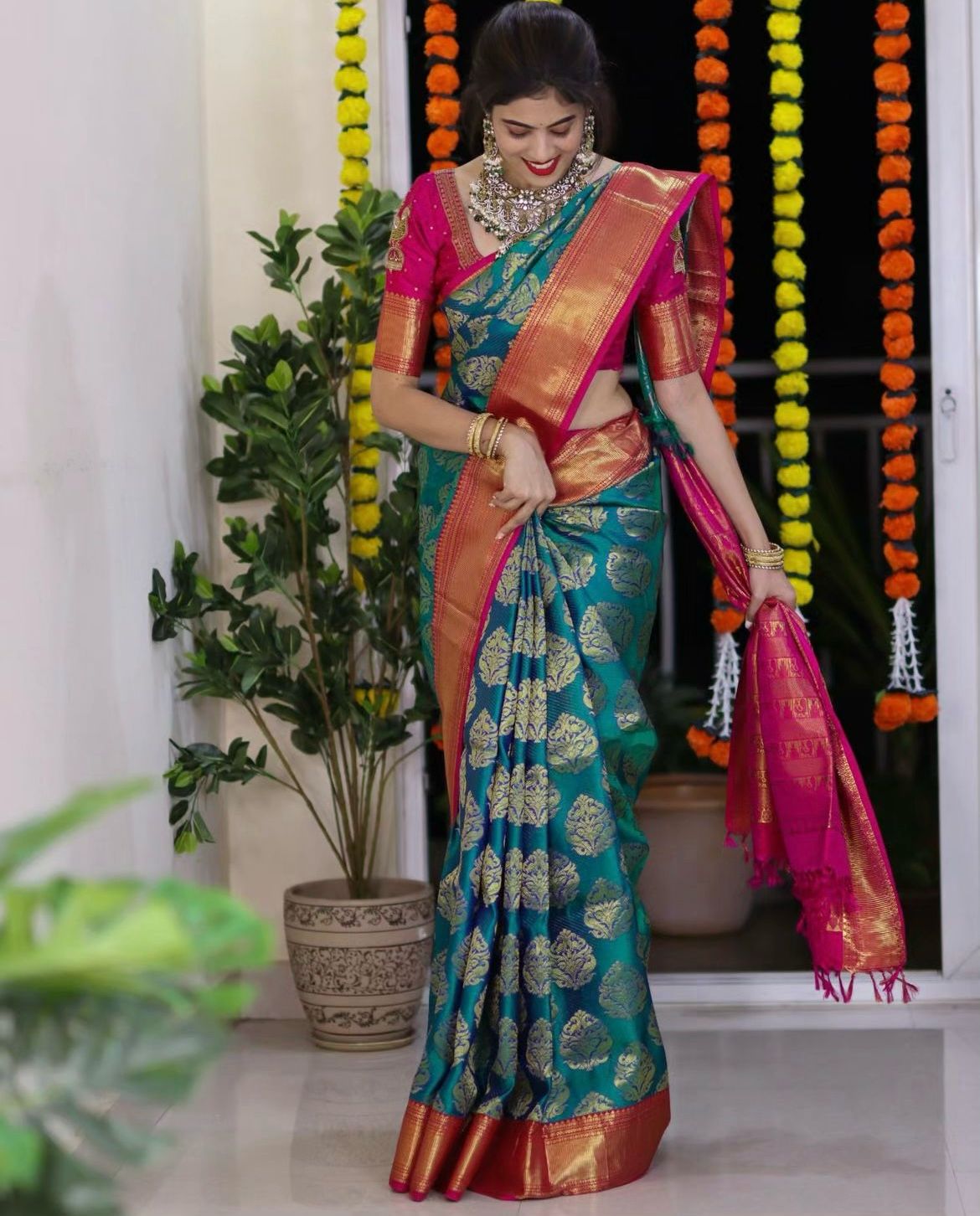 Alluring Rama Soft Silk Saree With Tremendous Blouse Piece