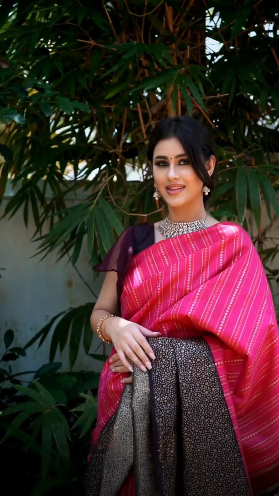 Pretty Dark Pink Soft Silk Saree With Dazzling Blouse Piece