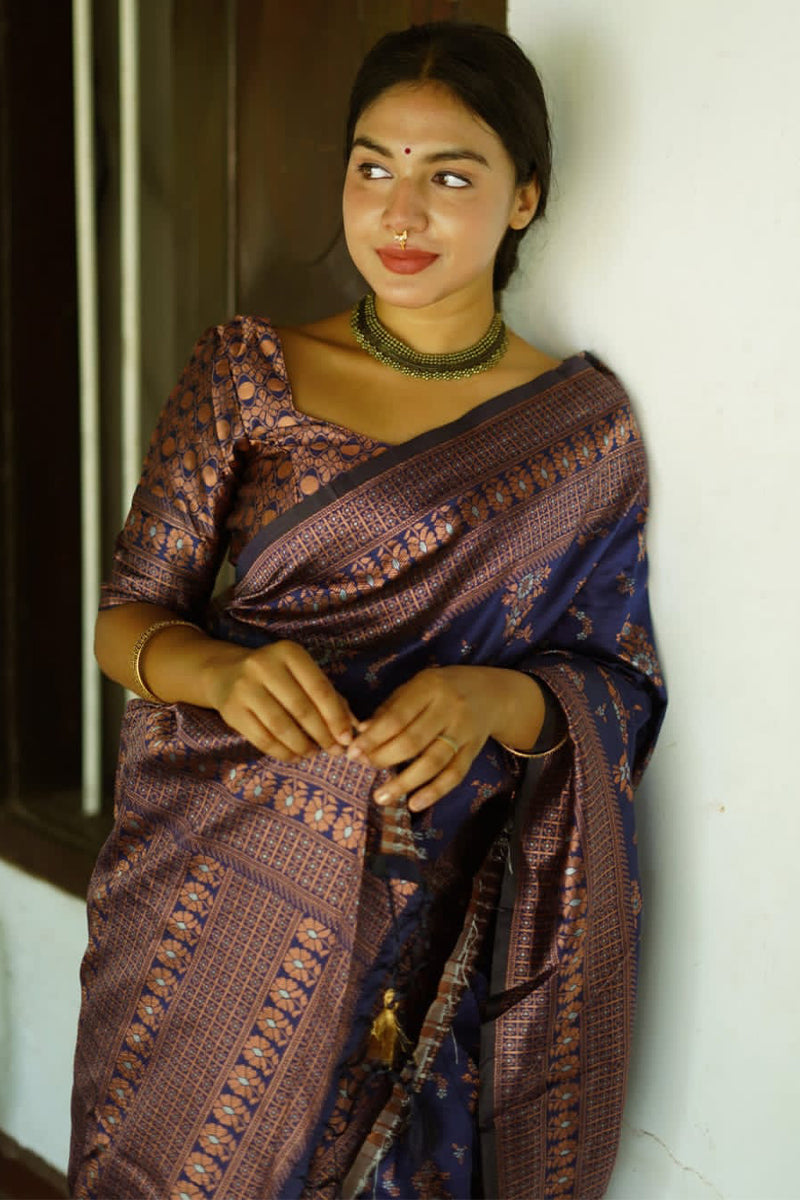 Demure Blue Soft Silk Saree With Smashing Blouse Piece