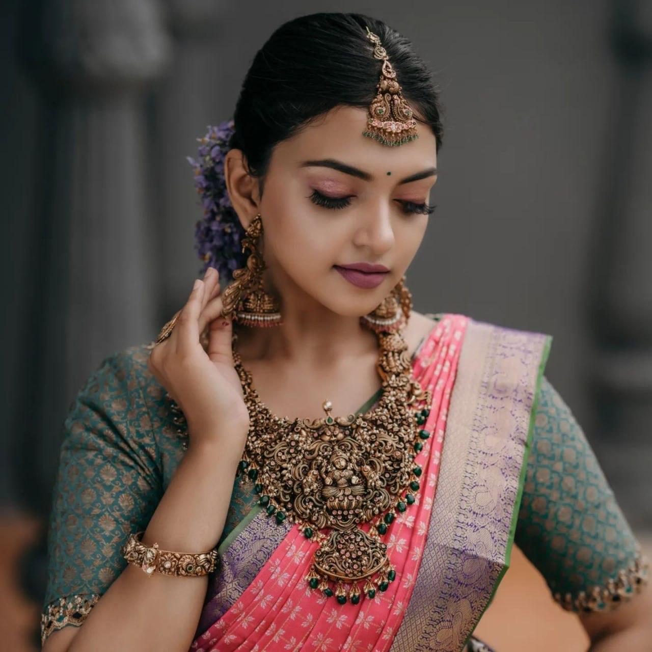 Enchanting Dark Pink Soft Silk Saree With Entrancing Blouse Piece