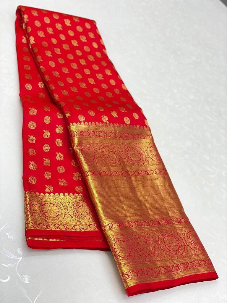 Staggering Red Soft Silk Saree With Ravishing Blouse Piece