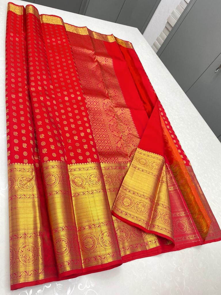 Staggering Red Soft Silk Saree With Ravishing Blouse Piece