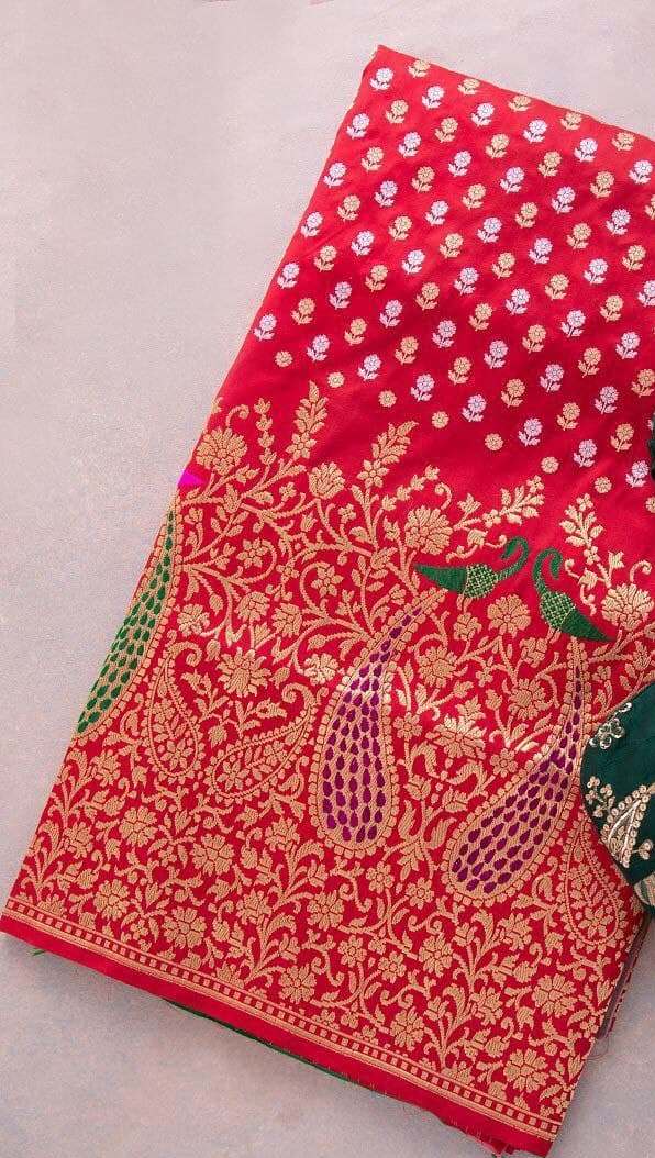 Delectable Extravagant Red Soft Silk Saree With Most Stunning Blouse Piece