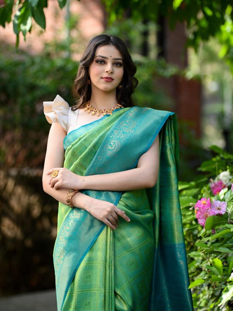 Flaunt Sea Green Soft Banarasi Silk Saree With Elegant Blouse Piece