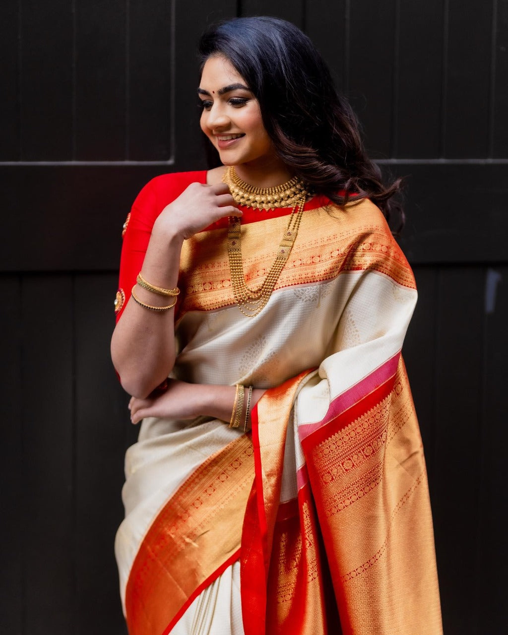 Classy Stunning Off White Soft Silk Saree With Sensational Blouse Piece