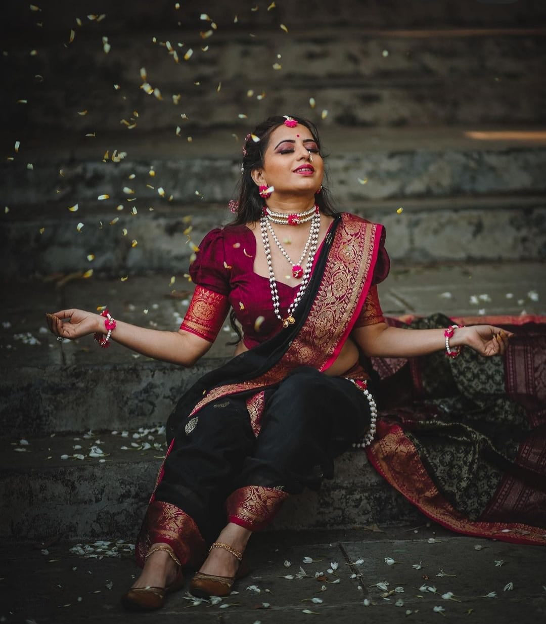 Charismatic Black Soft Silk Saree With Stylish Blouse Piece