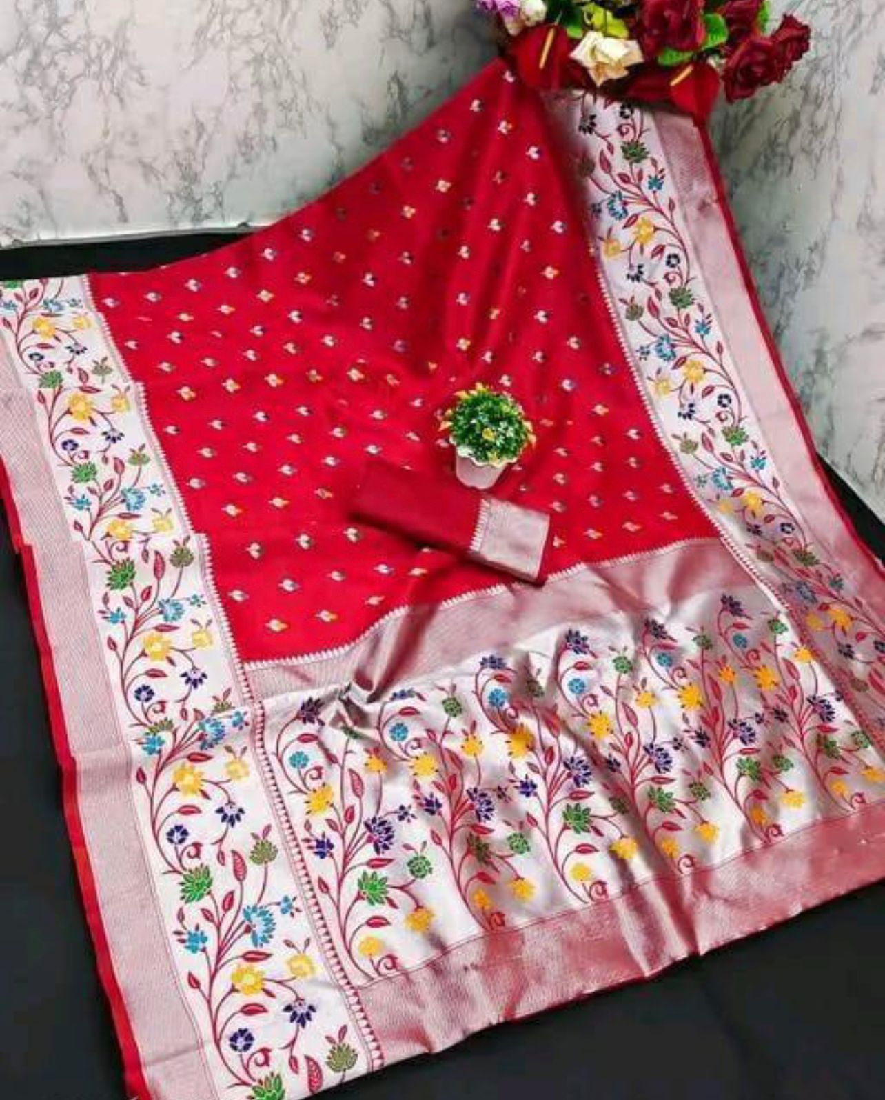 Gratifying Red Paithani Silk Saree With Flaunt Blouse Piece