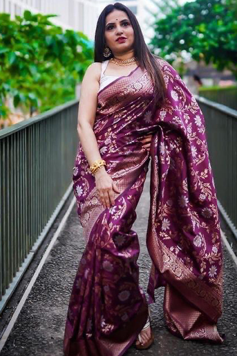 Effervescent Purple Soft Silk Saree With Flattering Blouse Piece