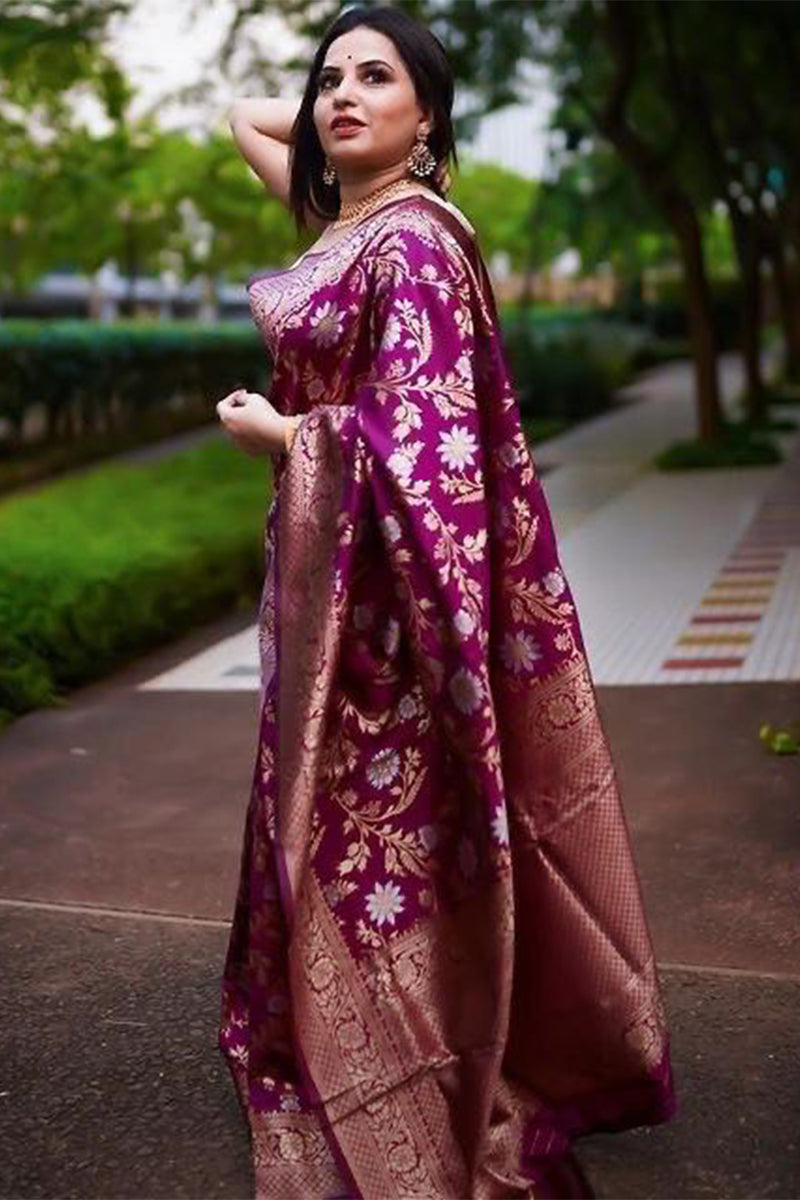 Effervescent Purple Soft Silk Saree With Flattering Blouse Piece