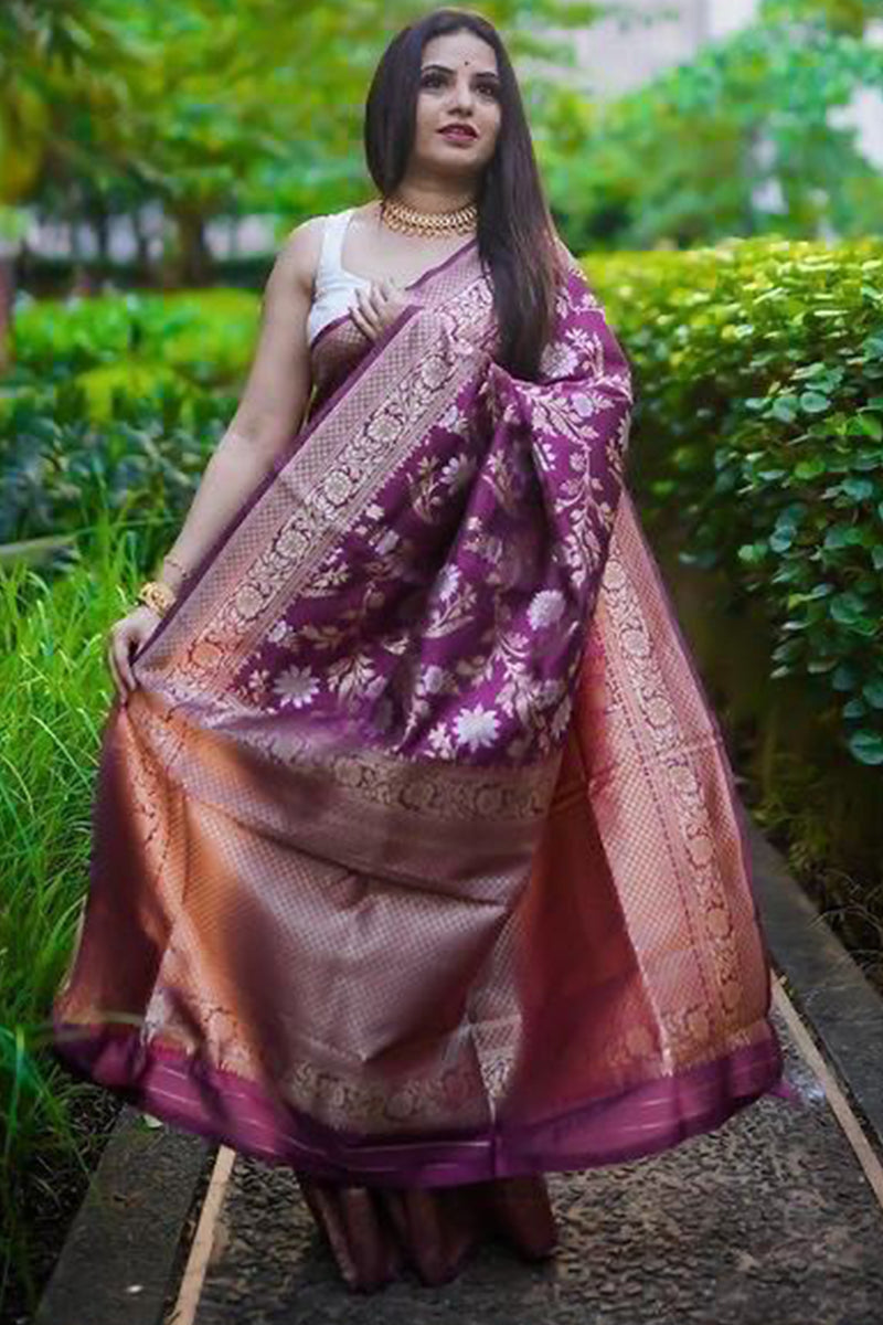 Effervescent Purple Soft Silk Saree With Flattering Blouse Piece