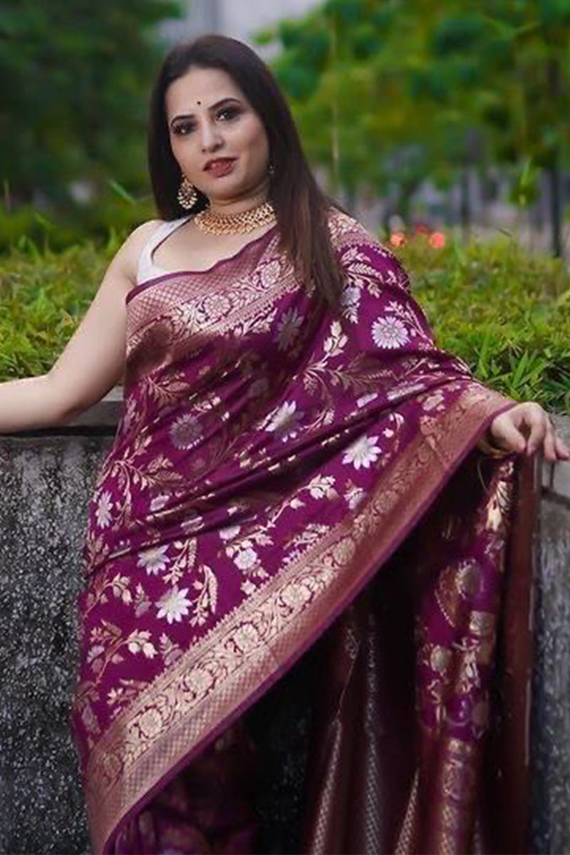 Effervescent Purple Soft Silk Saree With Flattering Blouse Piece