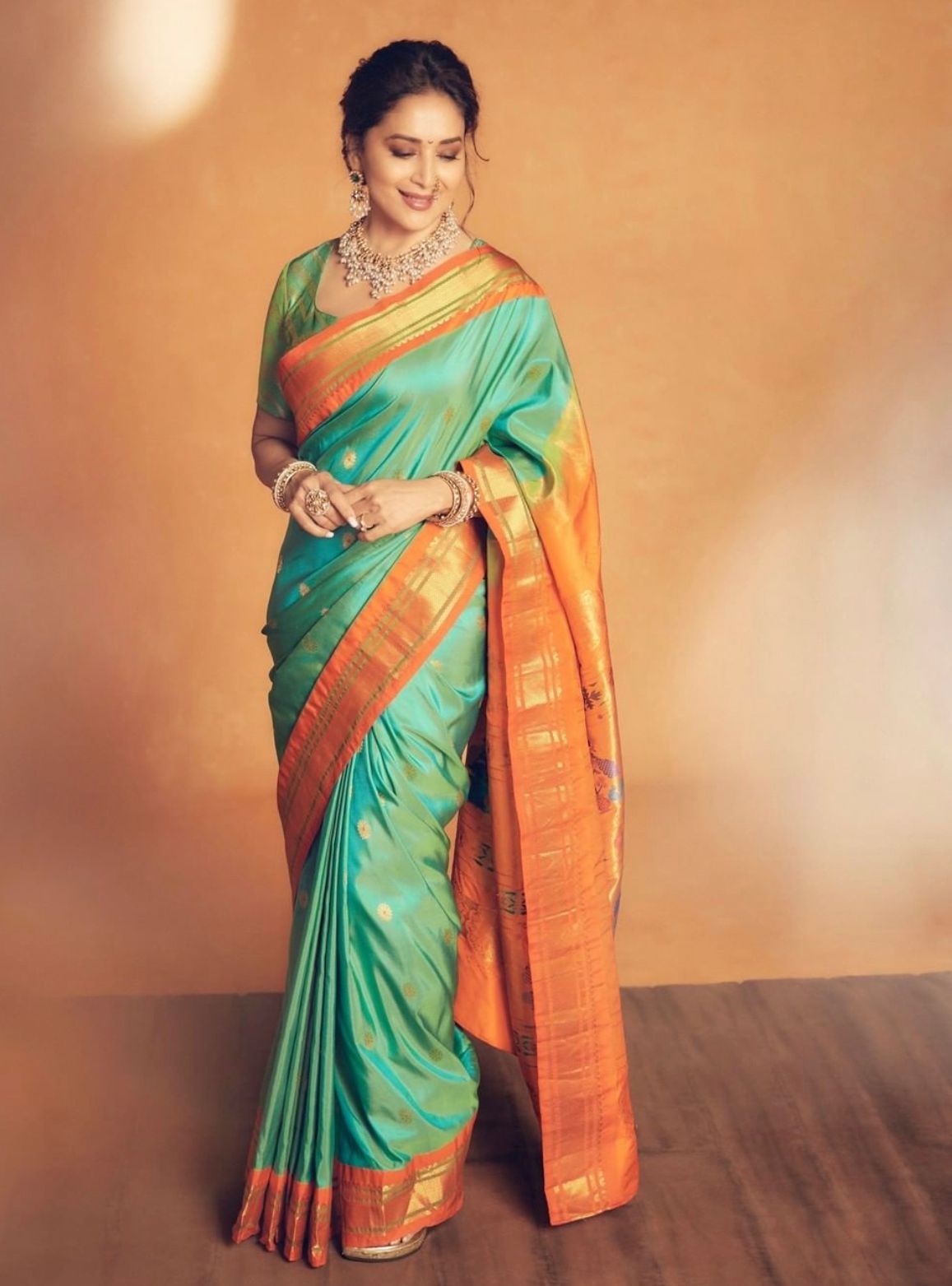 Scintillating Firozi Soft Silk Saree With Vibrant Blouse Piece