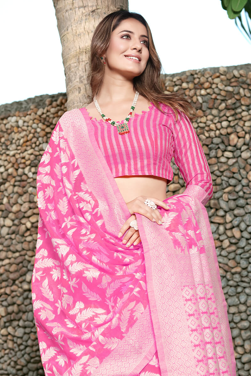 Twirling Dark Pink Cotton Silk Saree With Wonderful Blouse Piece