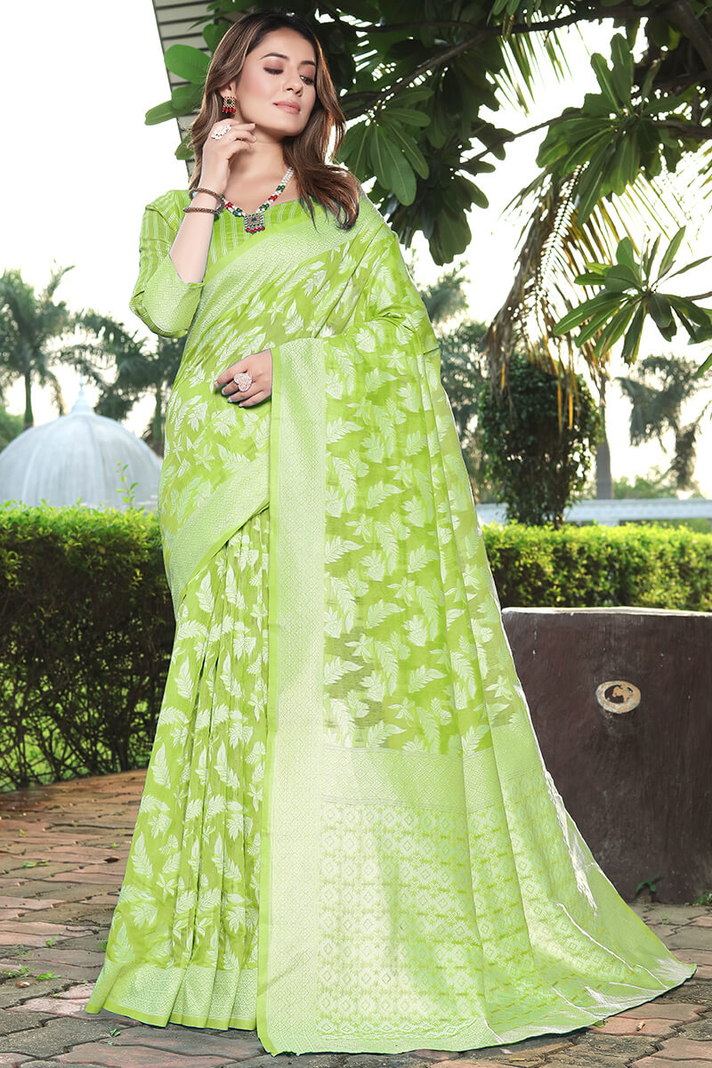 Blissful Green Cotton Silk Saree With Magnetic Blouse Piece