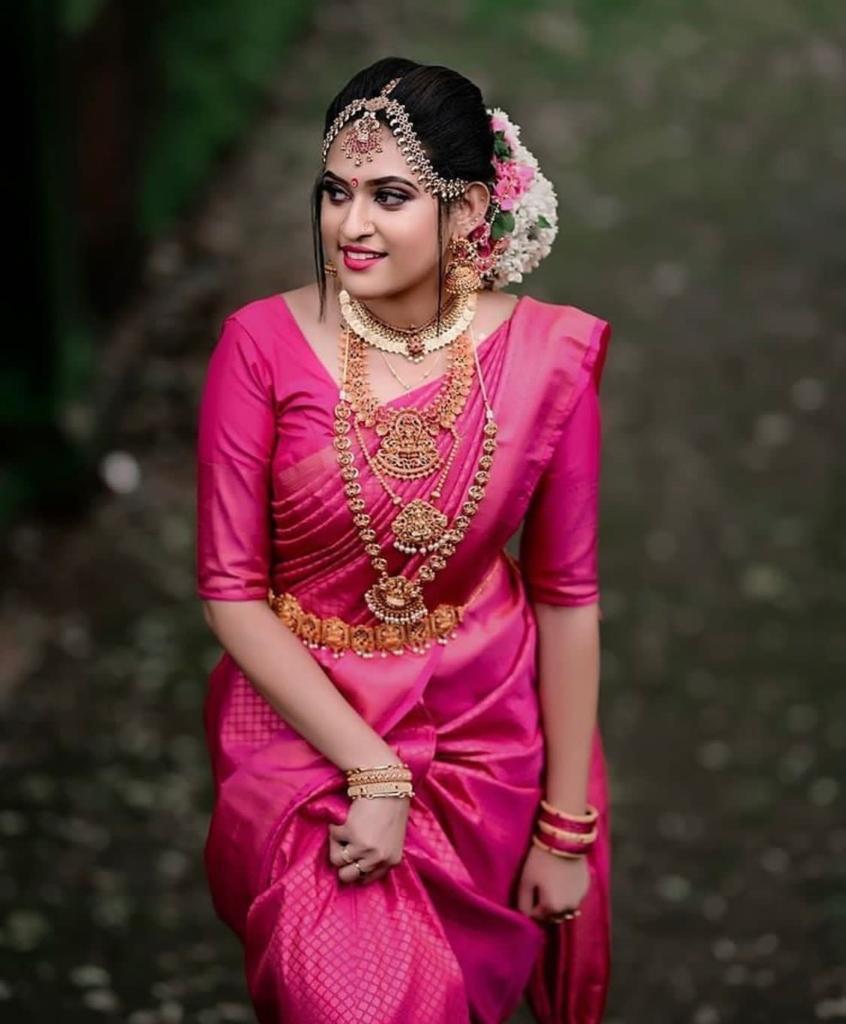 Majestic Dark Pink Soft Silk Saree With Eye-catching Blouse Piece