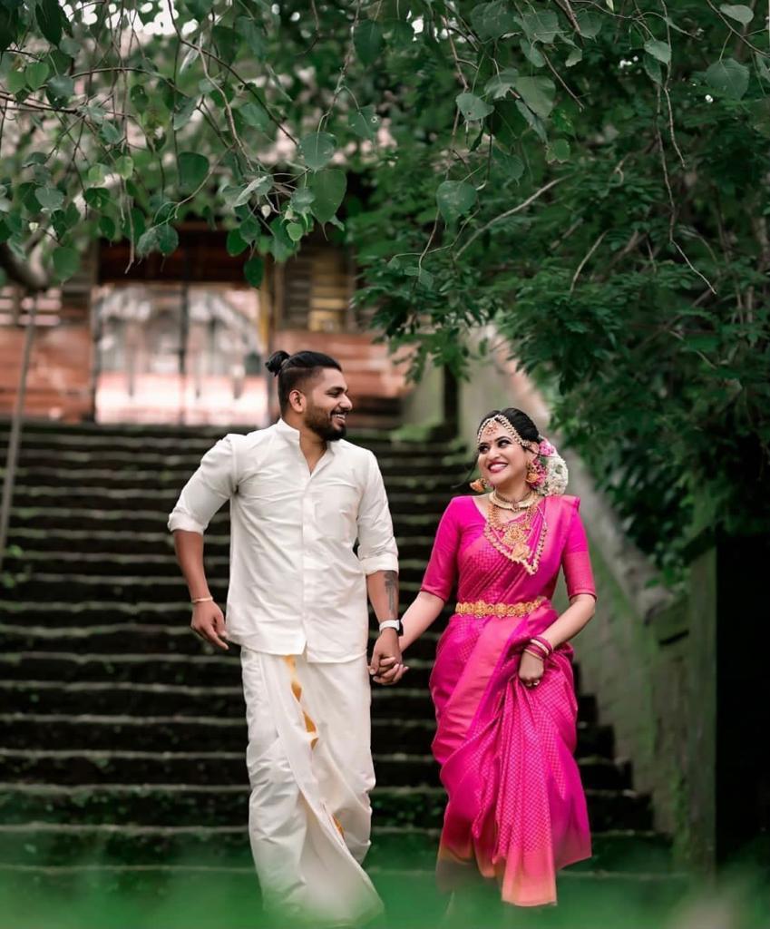 Majestic Dark Pink Soft Silk Saree With Eye-catching Blouse Piece