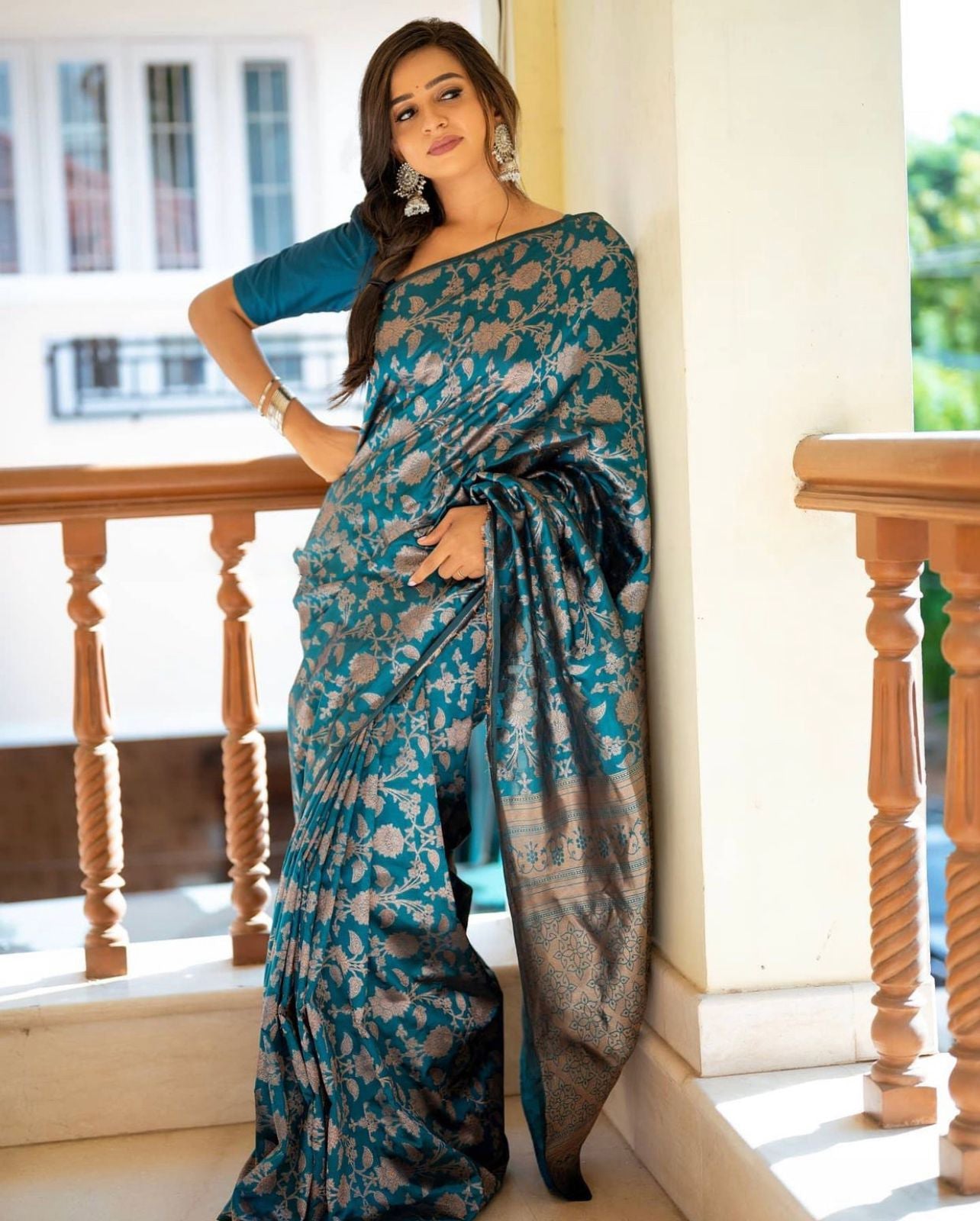 Incomparable Rama Soft Silk Saree With Aplomb Blouse Piece