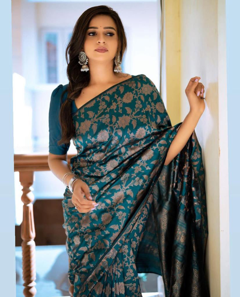 Incomparable Rama Soft Silk Saree With Aplomb Blouse Piece