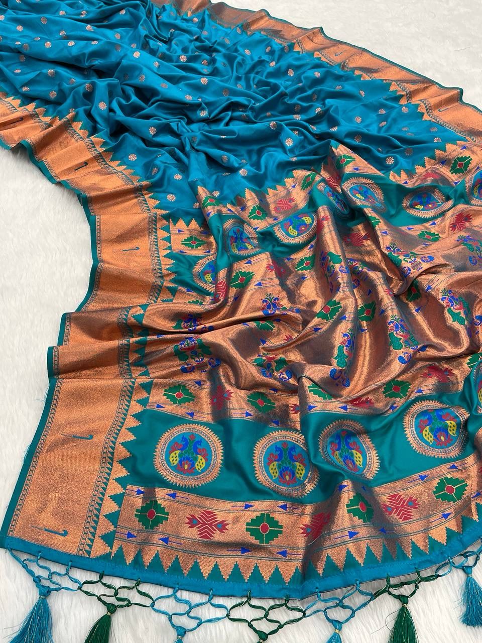 Extraordinary Firozi Paithani Silk Saree With Classic Blouse Piece