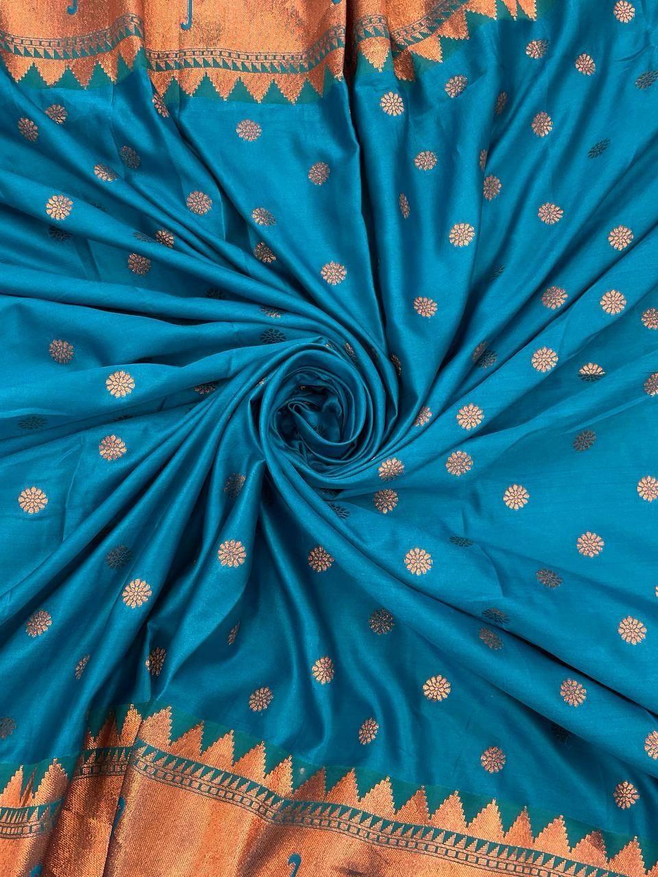 Extraordinary Firozi Paithani Silk Saree With Classic Blouse Piece