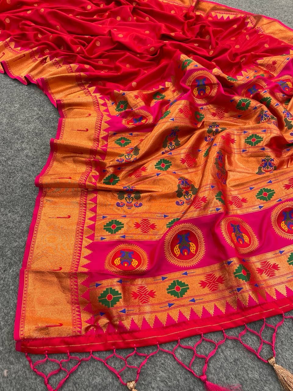 Attractive Red Paithani Silk Saree With Stunner Blouse Piece