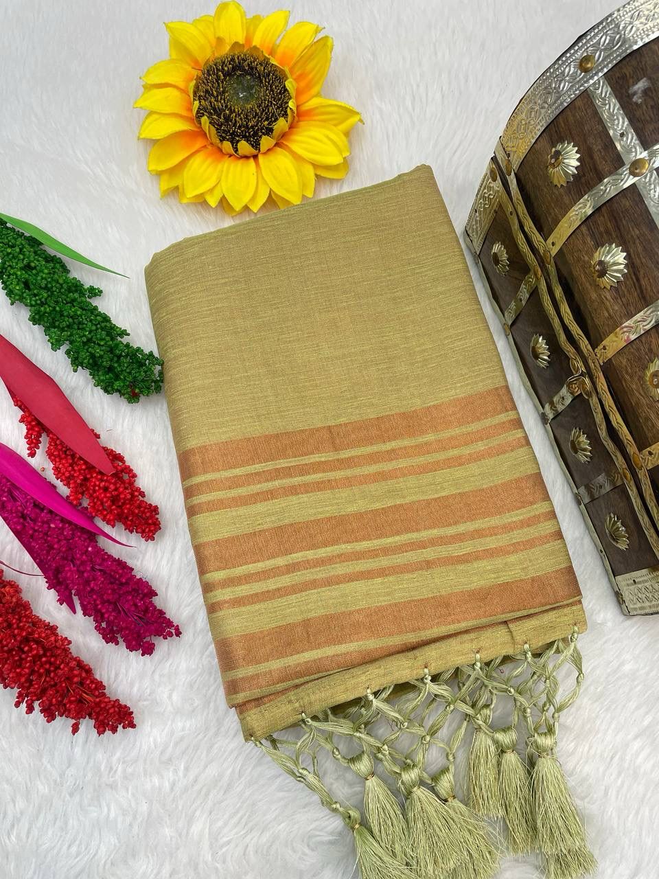 Effulgent Pista Cotton Silk Saree With Super classy Blouse Piece