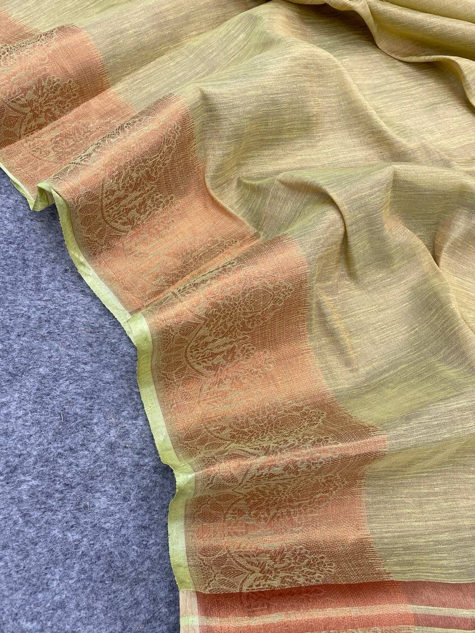 Effulgent Pista Cotton Silk Saree With Super classy Blouse Piece