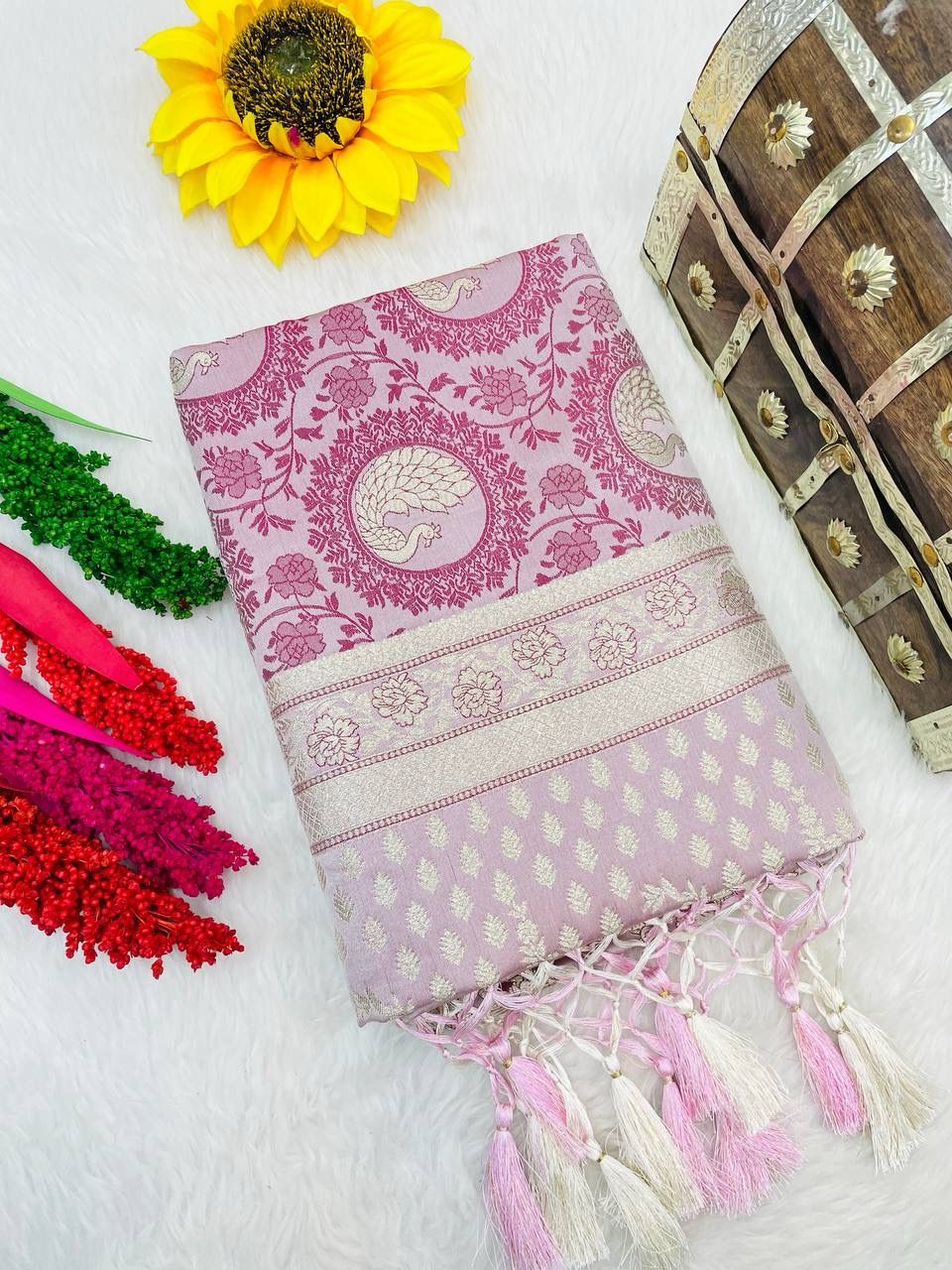 Unequalled Pink Soft Banarasi Silk Saree With Proficient Blouse Piece