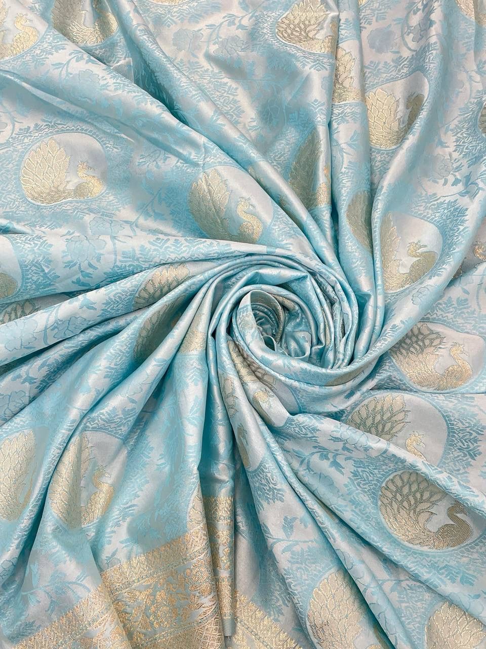 Ornate Sky Soft Banarasi Silk Saree With Tremendous Blouse Piece