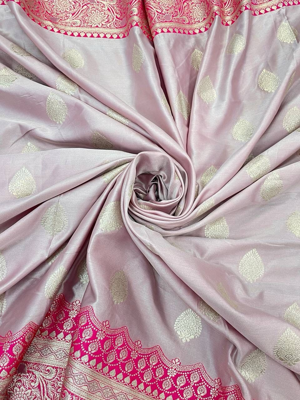 Smashing Baby Pink Soft Banarasi Silk Saree With Lustrous Blouse Piece