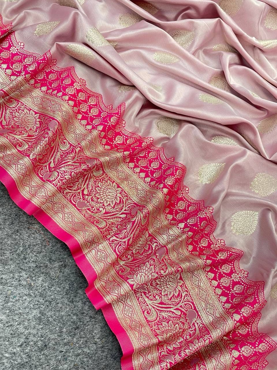 Smashing Baby Pink Soft Banarasi Silk Saree With Lustrous Blouse Piece