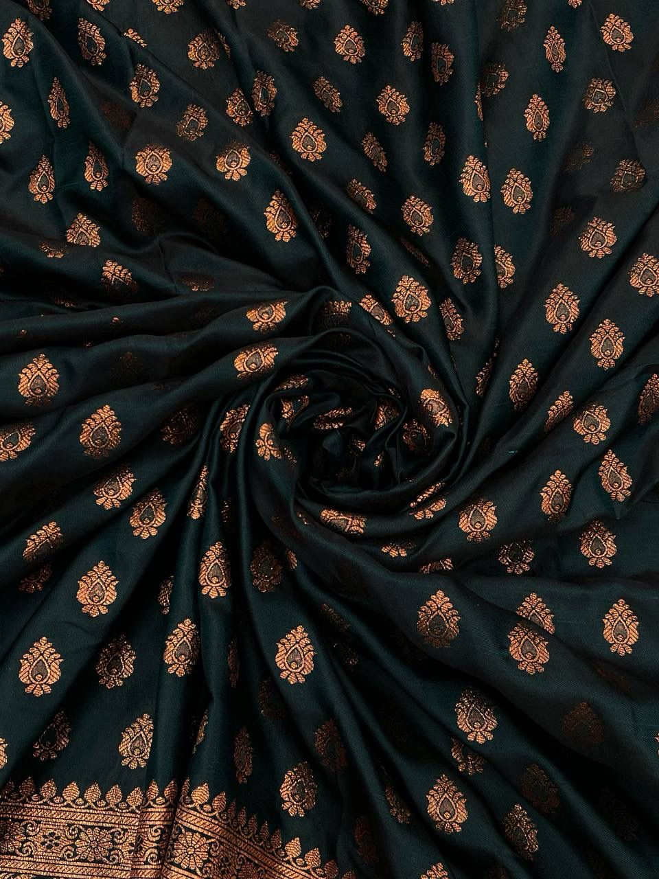 Denouement Dark Green Soft Banarasi Silk Saree With Luminous Blouse Piece