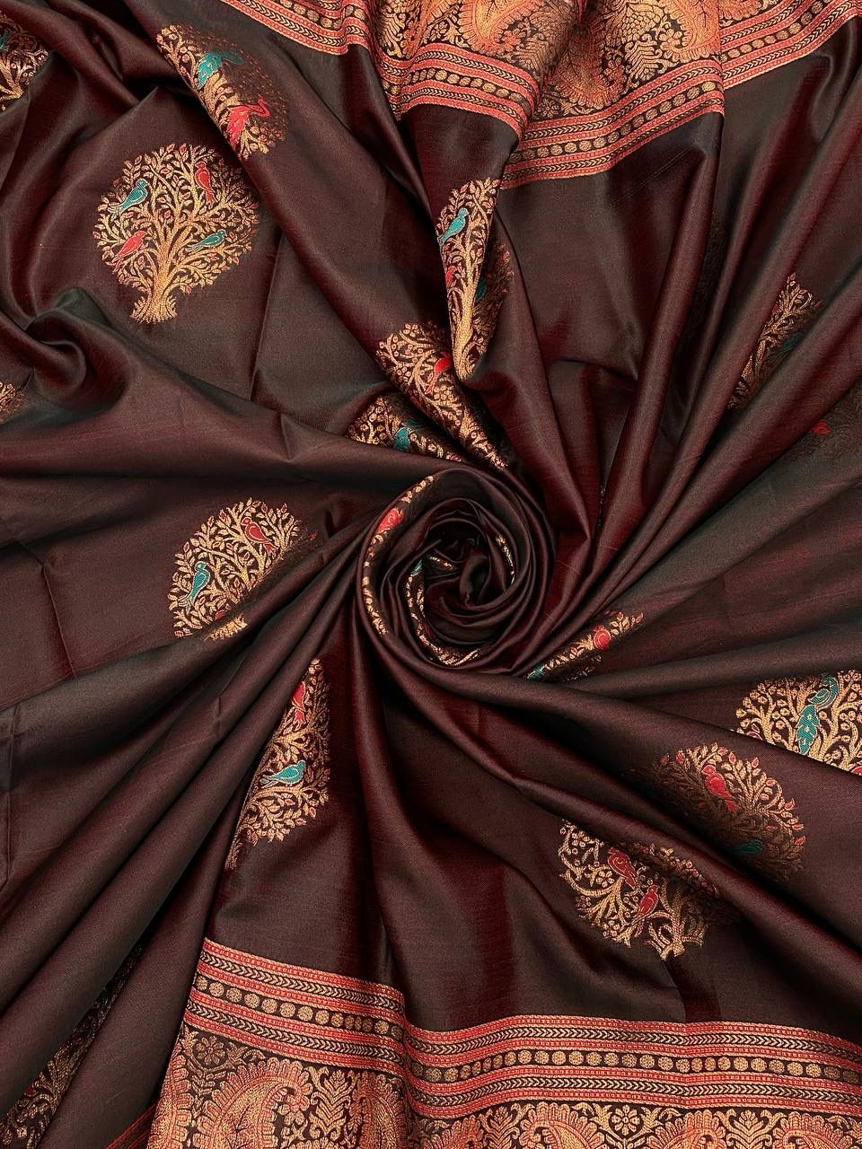 Vestigial Brown Soft Banarasi Silk Saree With Resplendent Blouse Piece