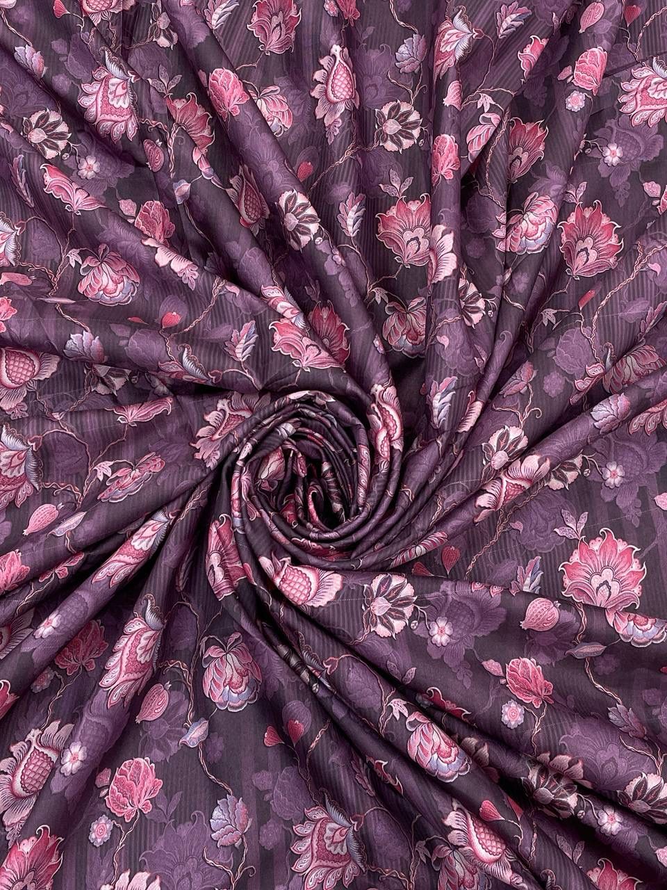 Arresting Purple Digital Printed Dola Silk Saree With Grandiose Blouse Piece