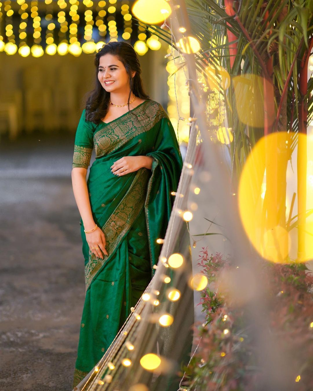 Mellifluous Green Soft Banarasi Silk Saree with Conflate Blouse Piece