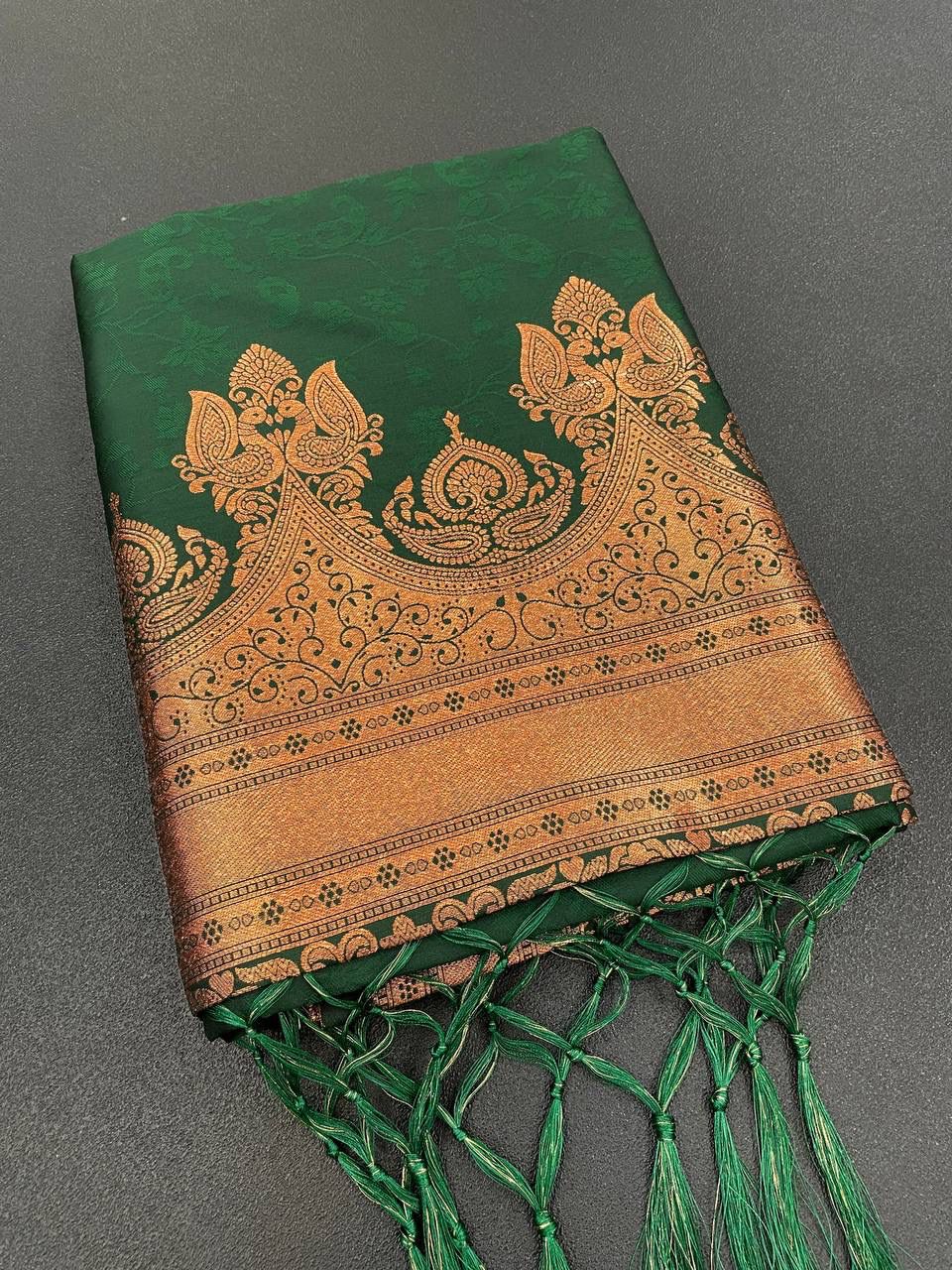 Sizzling Dark Green Soft Banarasi Silk Saree With Allure Blouse Piece