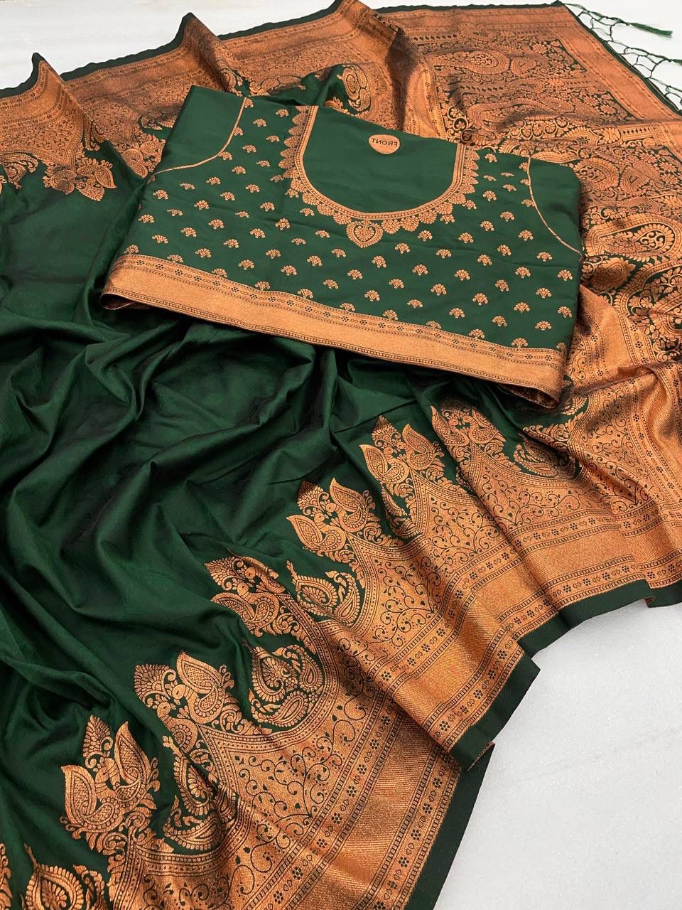 Sizzling Dark Green Soft Banarasi Silk Saree With Allure Blouse Piece